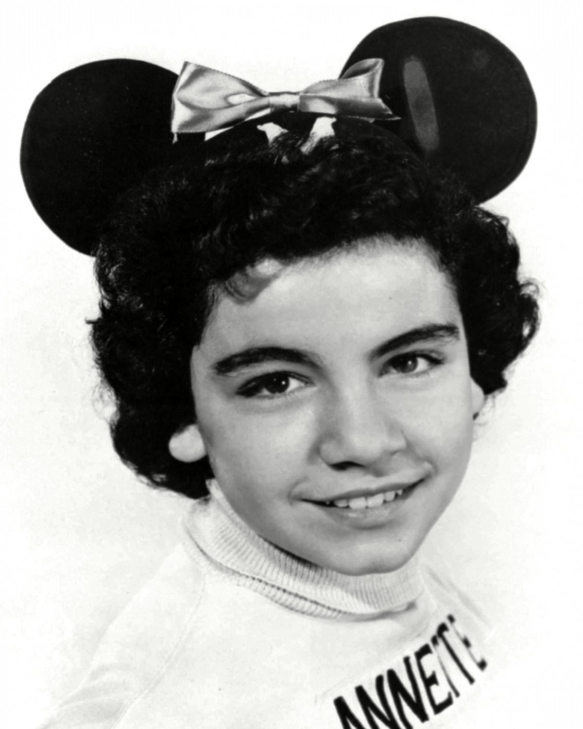 MOUSKETEER ANNETTE FUNICELLO THE MICKEY MOUSE CLUB 8X10 PUBLICITY PHOTO (BB-880)