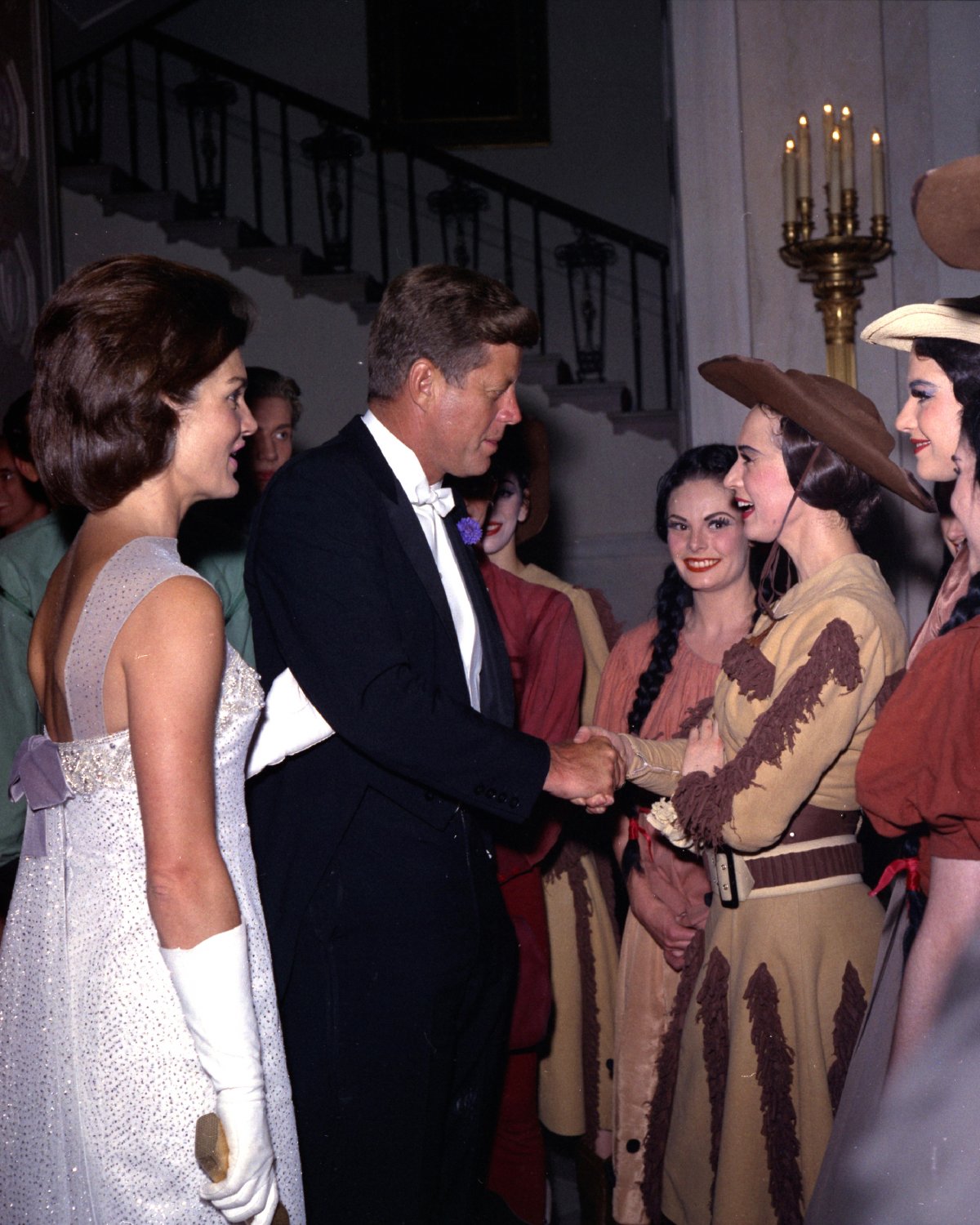 PRESIDENT JOHN F. KENNEDY & JACKIE GREET PERFORMERS - 8X10 PHOTO (BB-957)