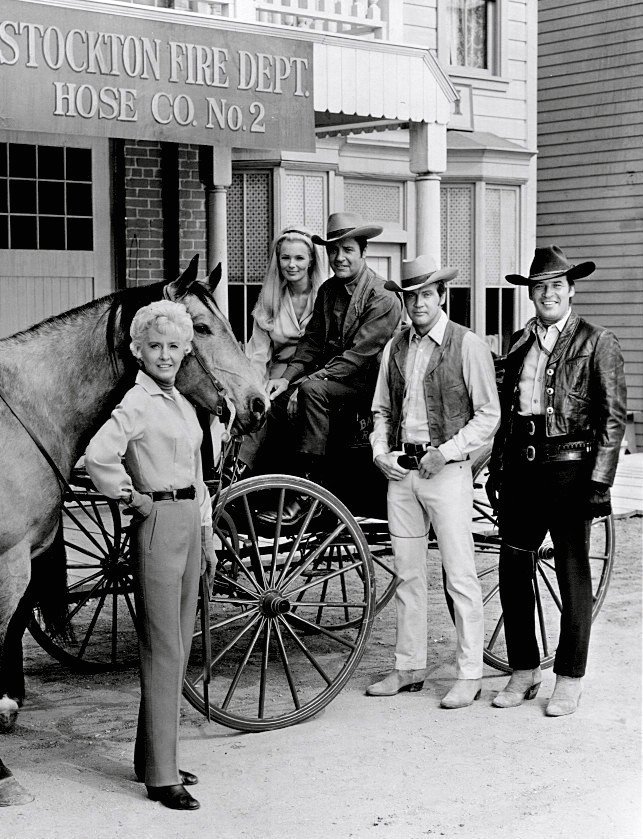 'THE BIG VALLEY' CAST FROM THE ABC WESTERN SERIES 8X10 PUBLICITY PHOTO (DA-709)