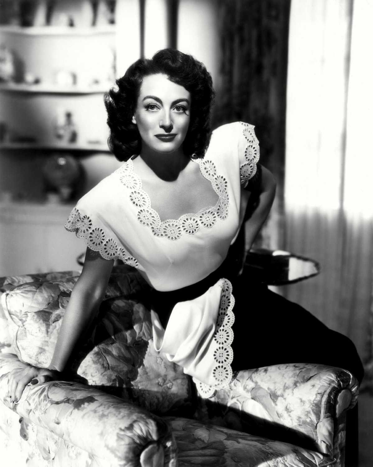 JOAN CRAWFORD IN THE FILM 'HUMORESQUE' - 8X10 PUBLICITY PHOTO (DD-127)