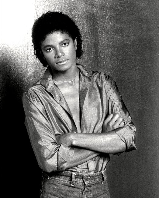 MICHAEL JACKSON "THE KING OF POP" - 8X10 PUBLICITY PHOTO (EE-104)