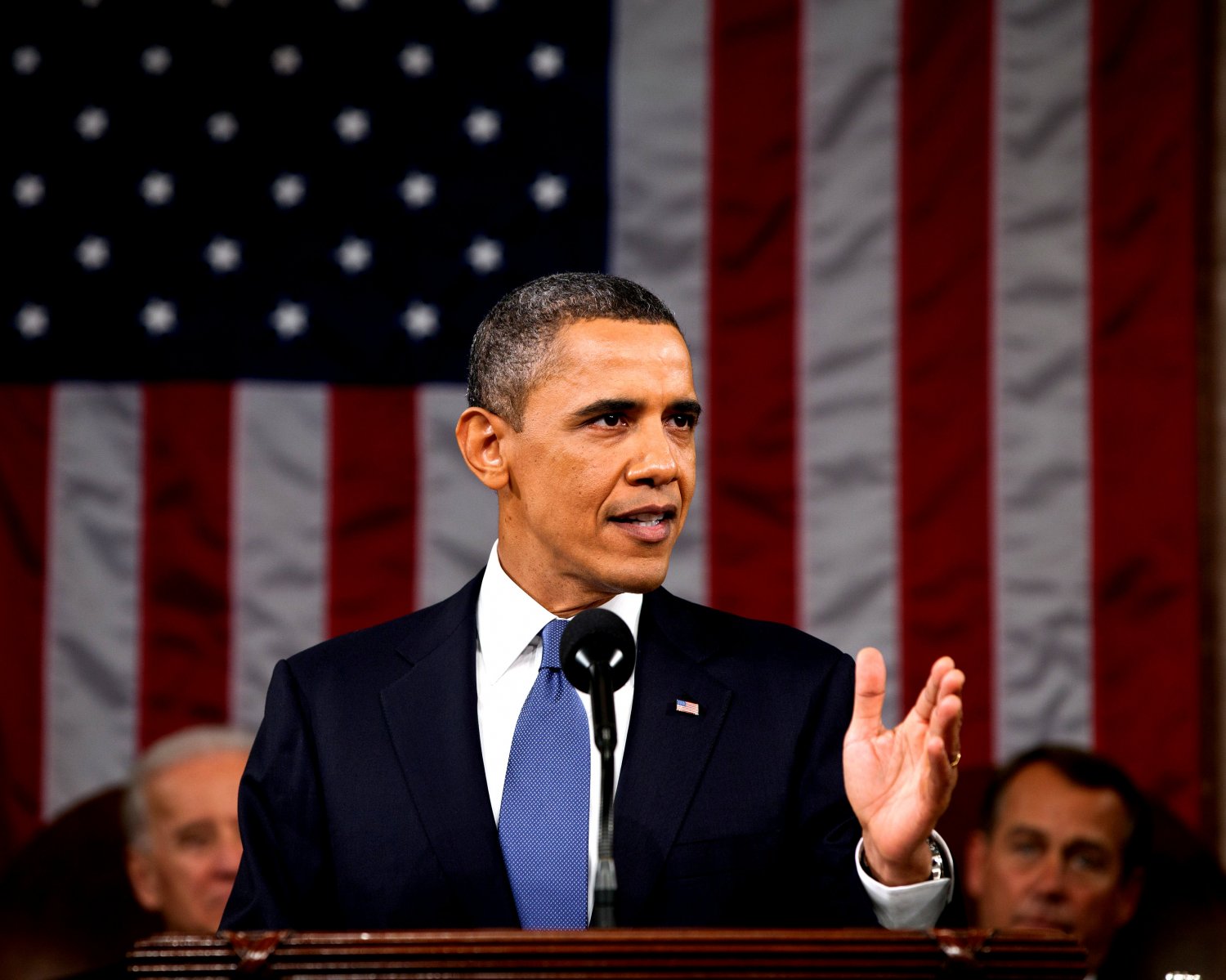 PRESIDENT BARACK OBAMA DELIVERS 2011 STATE OF THE UNION - 8X10 PHOTO (EE-021)
