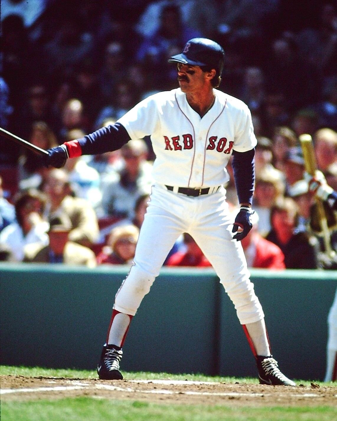 BILL BUCKNER MLB PLAYER BOSTON RED SOX - 8X10 SPORTS PHOTO (NN-132)