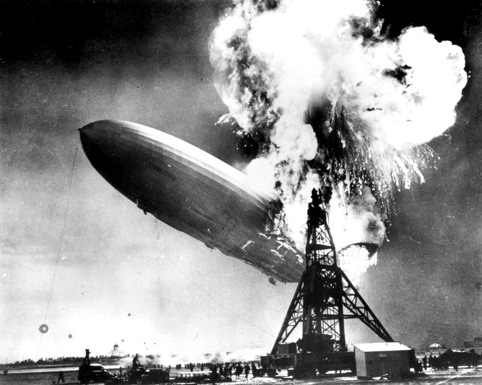 THE HINDENBURG CATCHES FIRE AT LAKEHURST NAVAL AIR STATION - 8X10 PHOTO (NN-133)
