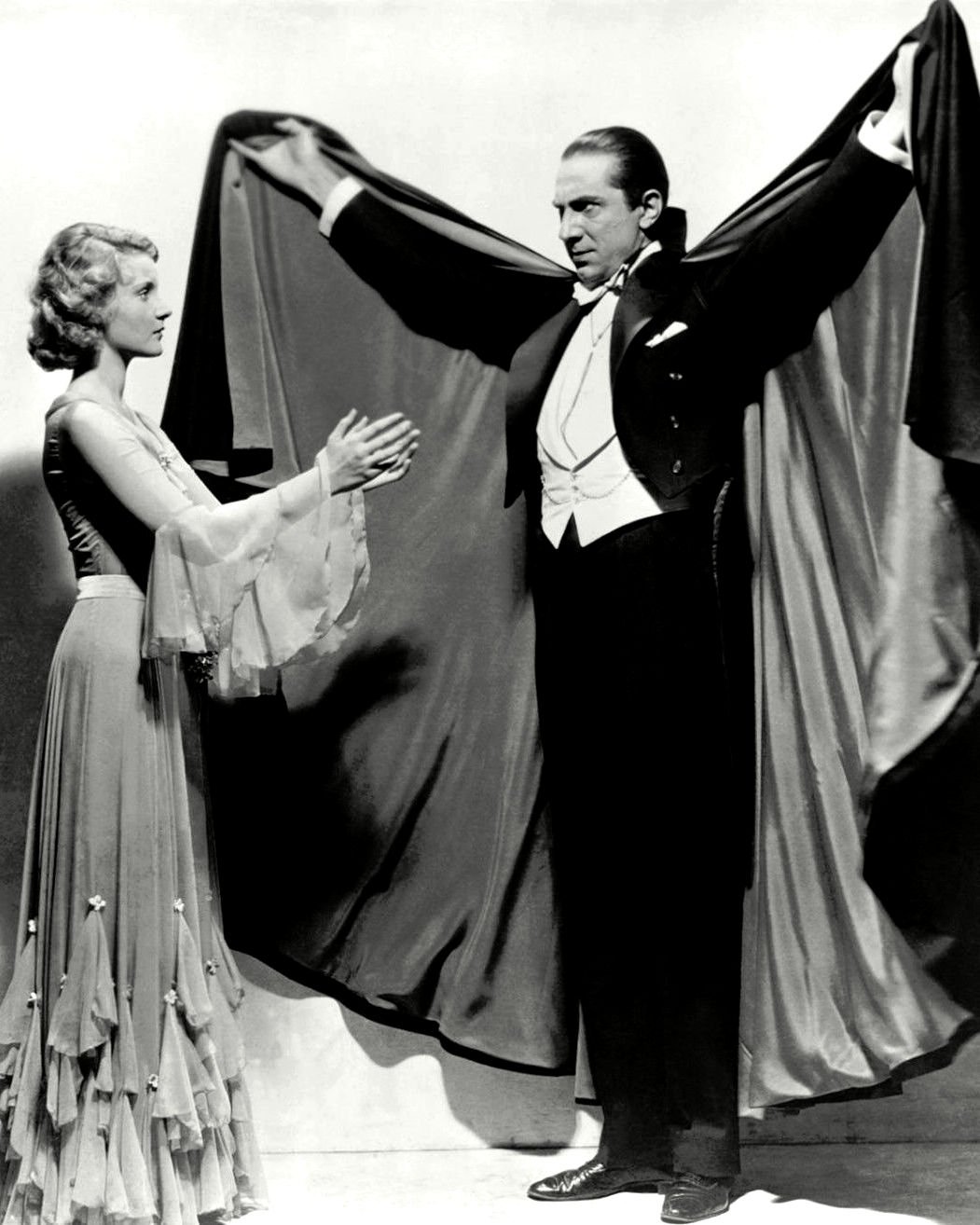 BELA LUGOSI & HELEN CHANDLER IN THE FILM 'DRACULA' 8X10 PUBLICITY PHOTO (ZY-219)