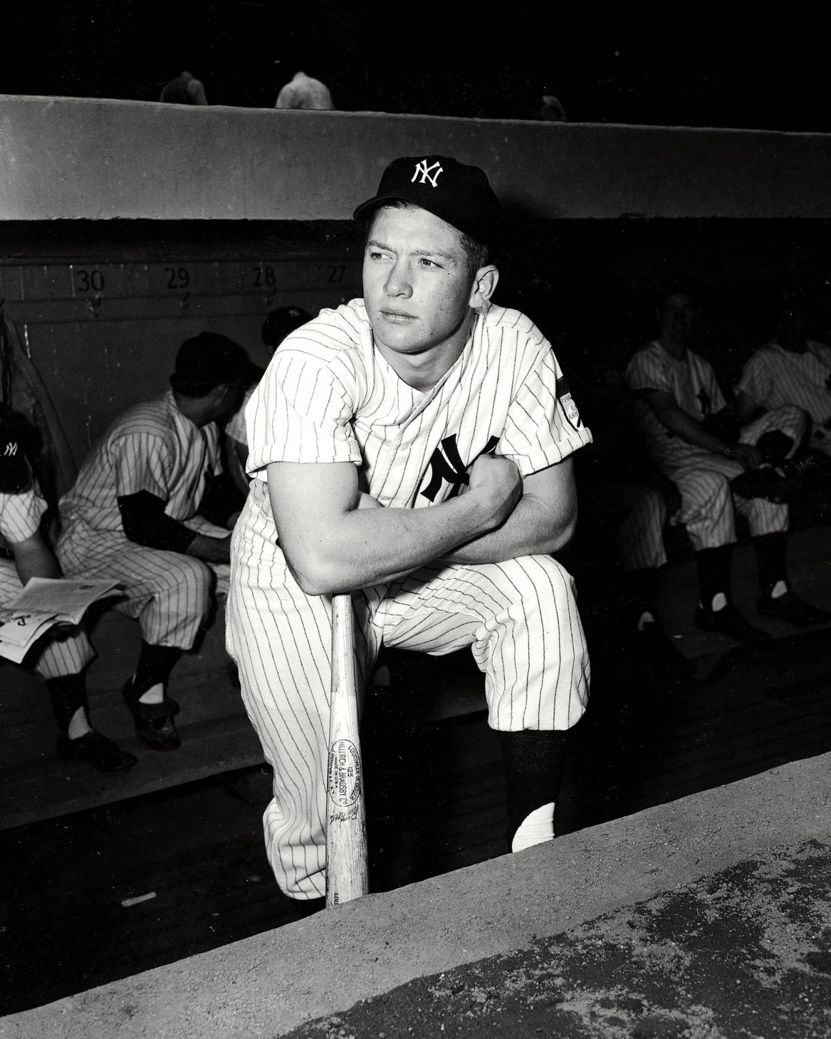 MICKEY MANTLE AS A ROOKIE IN 1951 NEW YORK YANKEES - 8X10 PHOTO (OP-023)
