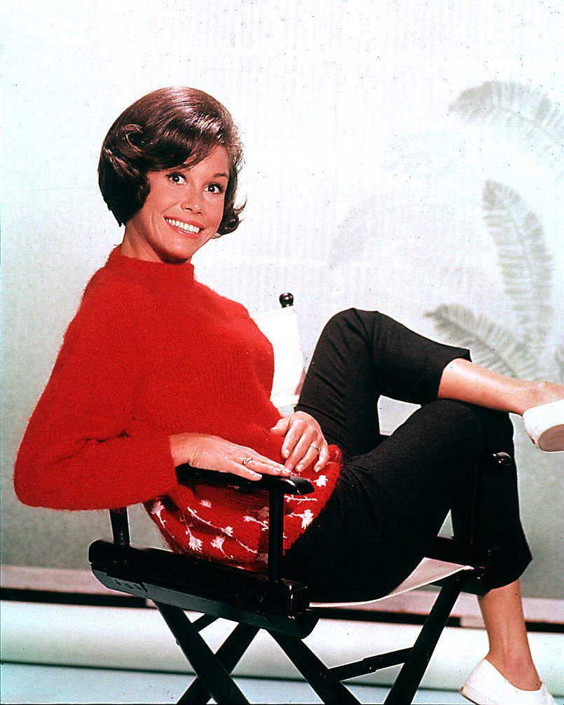 MARY TYLER MOORE TELEVISION AND FILM ACTRESS 8X10 PUBLICITY PHOTO ZY