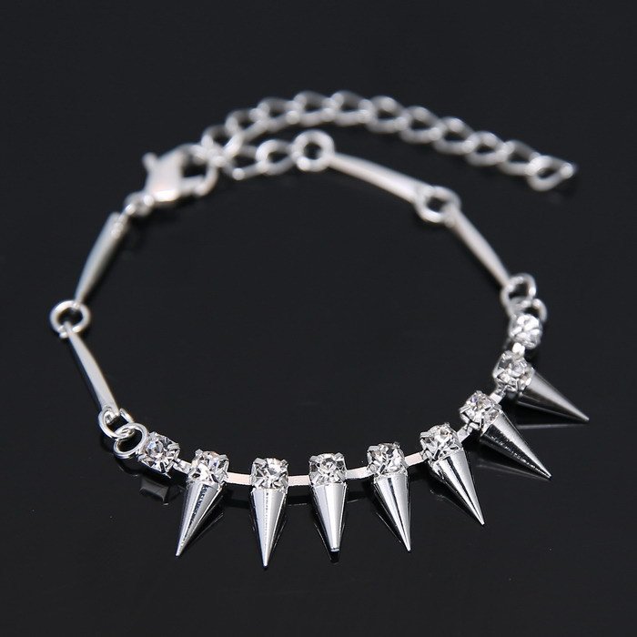 Fashion Punk Rock Gothic Chic Crystal Rhinestone Silver Plated Rivet Spikes Bangle Bracelet
