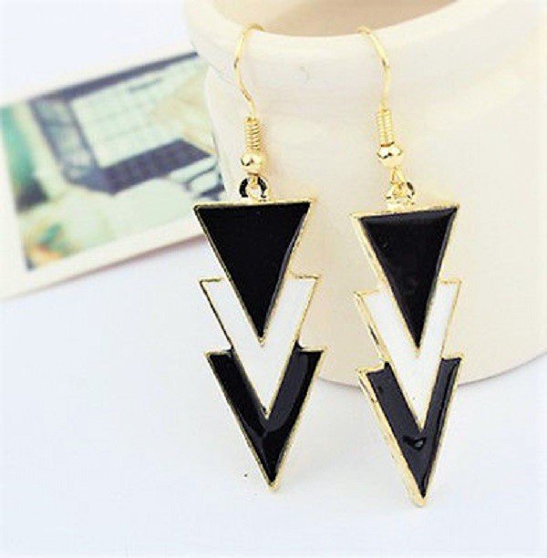 Retro Fashion Punk Black and White Triangle Enamel Drop Dangle Earrings