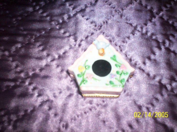 Birdhouse trinket box