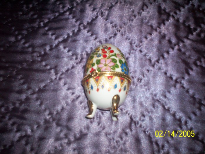 Egg shaped trinket box