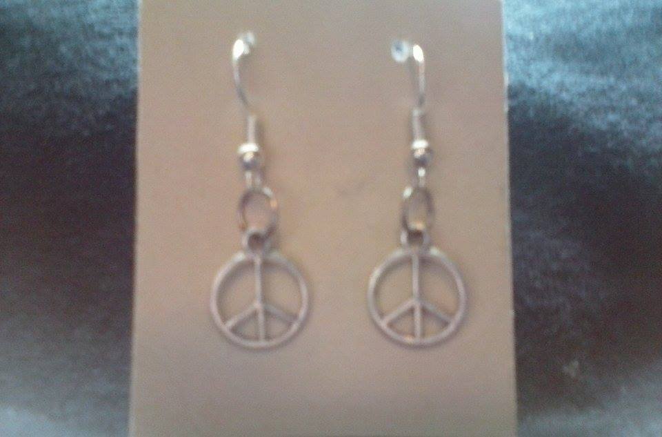 NEW Silver Tone Peace Sign Drop Hook Earrings.