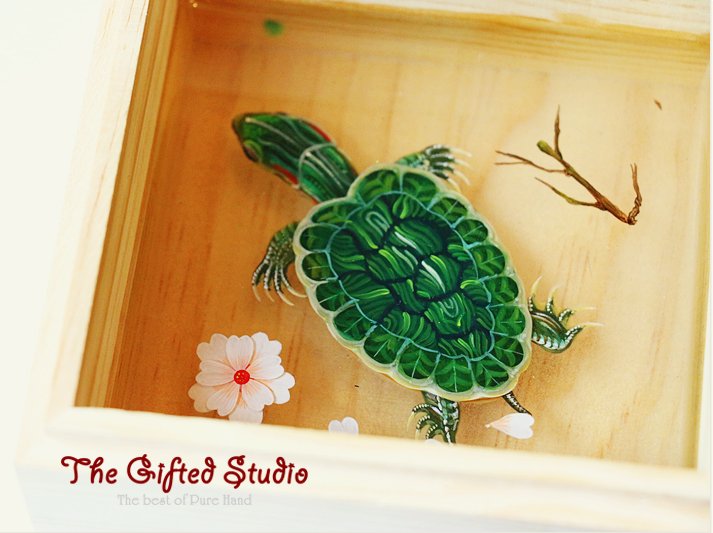 Tortoise resin painting