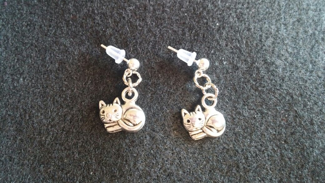 Kitty Cat Dangle Earrings