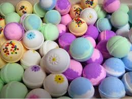 Bath bombs lot of 100