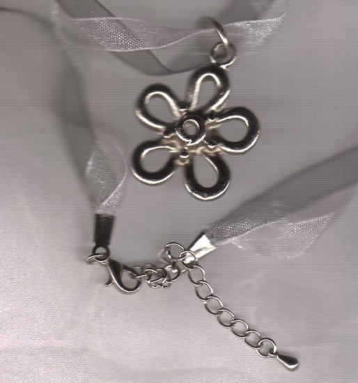 RIBBON NECKLACE, 3strand, flower pendant