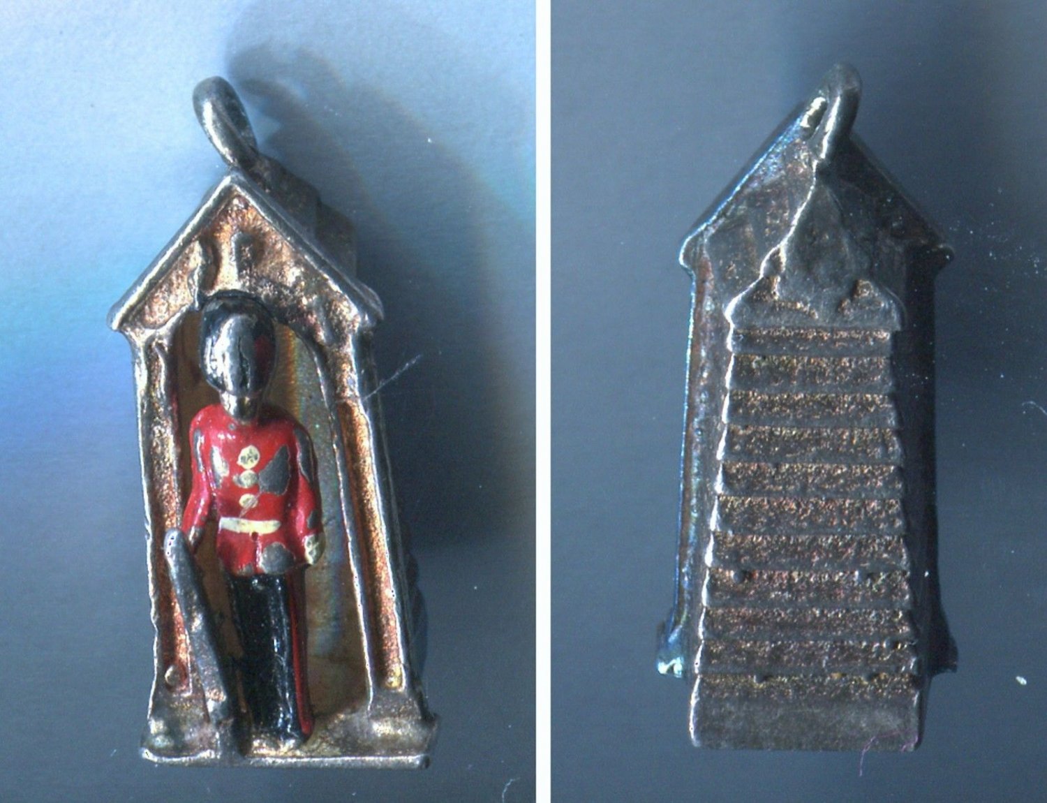 Vintage Charm : Queen's Guard Buckingham Palace Sentry