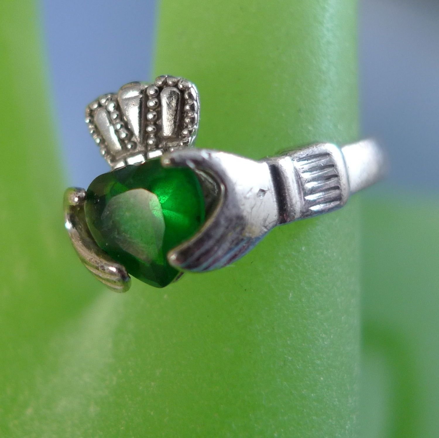Size 7 Ring : Sterling Irish Claddagh Hands - Green Gemstone Heart Hallmarked