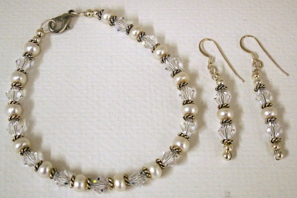 Pearl & Swarovski Bracelet and Earrings SRAJD
