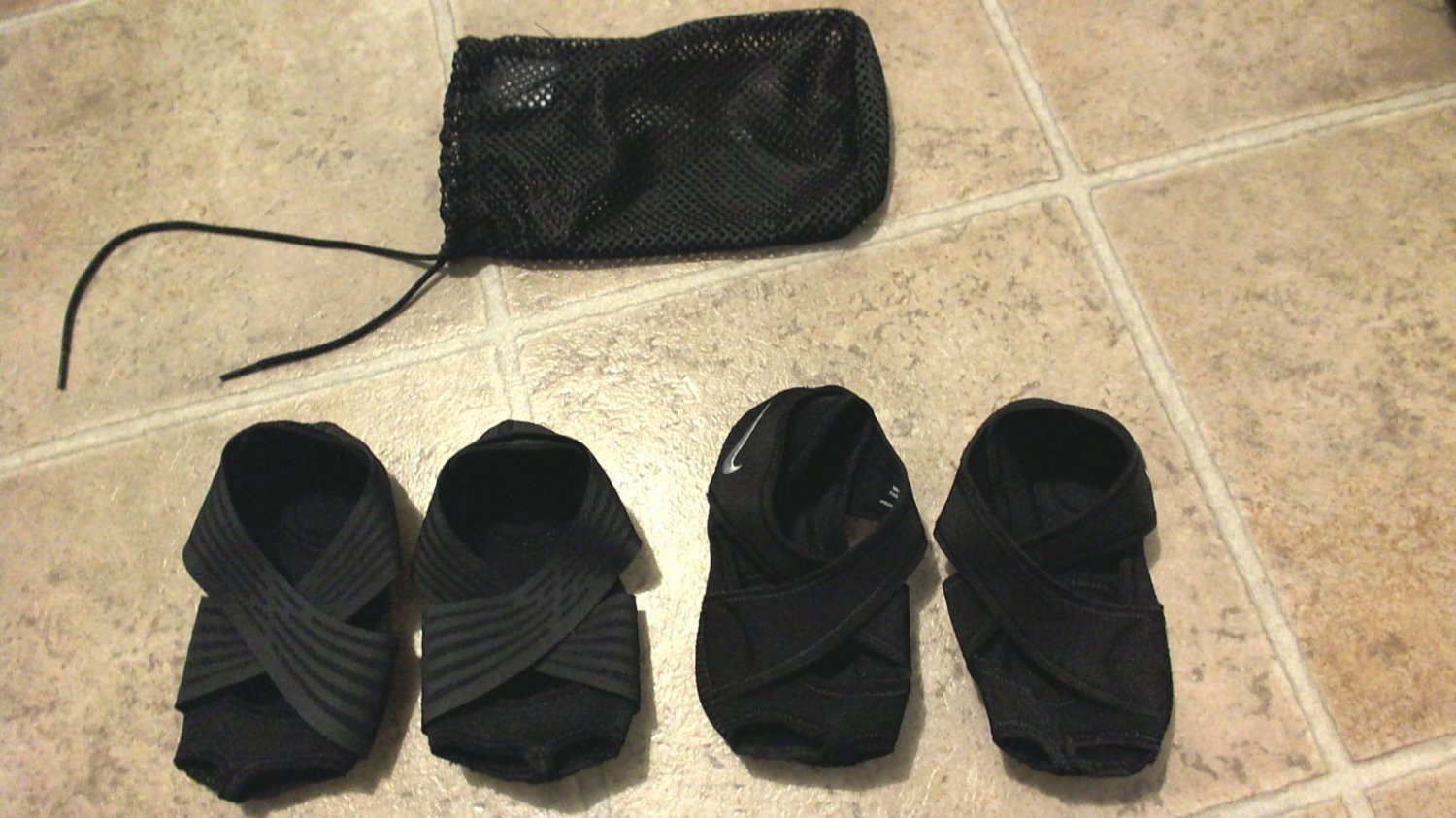 2 Nike studio wraps neoprene nylon size xs + mesh bag