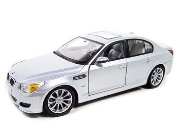 BMW M5 silver 1:18 diecast