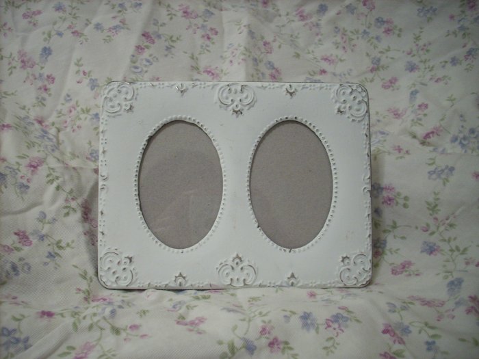 Shabby Vintage Double Picture Frame