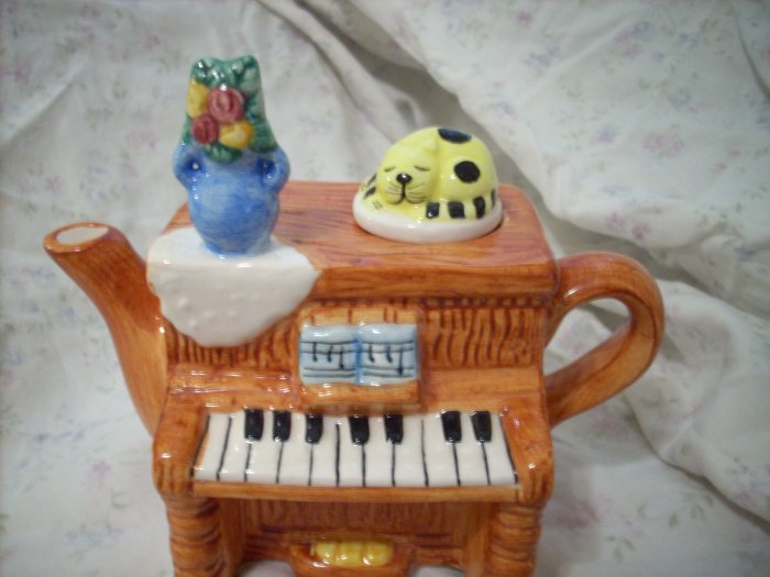 Decorative Ceramic Piano Teapot