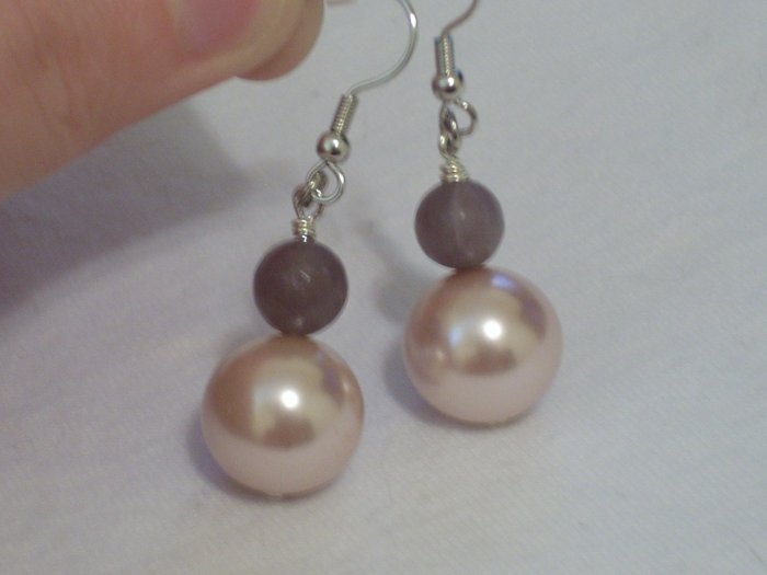 Amethyst and Creme Pearl handmade Earrings