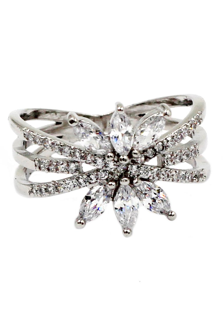 Shiny silver crystal ring