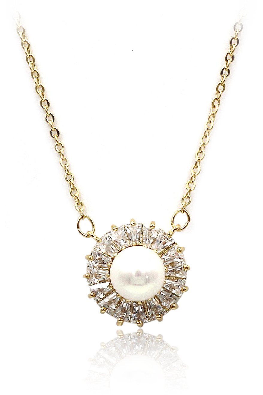 Lovely pearl crystal gold necklace
