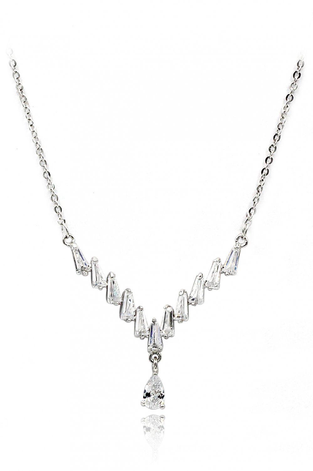 Delicate pendant crystal silver necklace