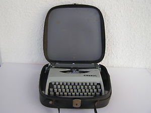 Vintage Marvelous Portable CONSUL Czech Typewriter