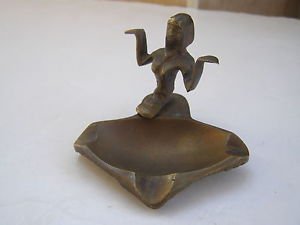 Vintage marvelous miniature solid brass figurine ashtray