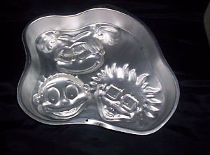 Wilton cake pan Rug Rats child's party room decoration jello mold candy Birthday
