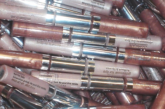 Lot of *5* Clinique Glosswear for lips in "Sunset"/"Shy Beige"