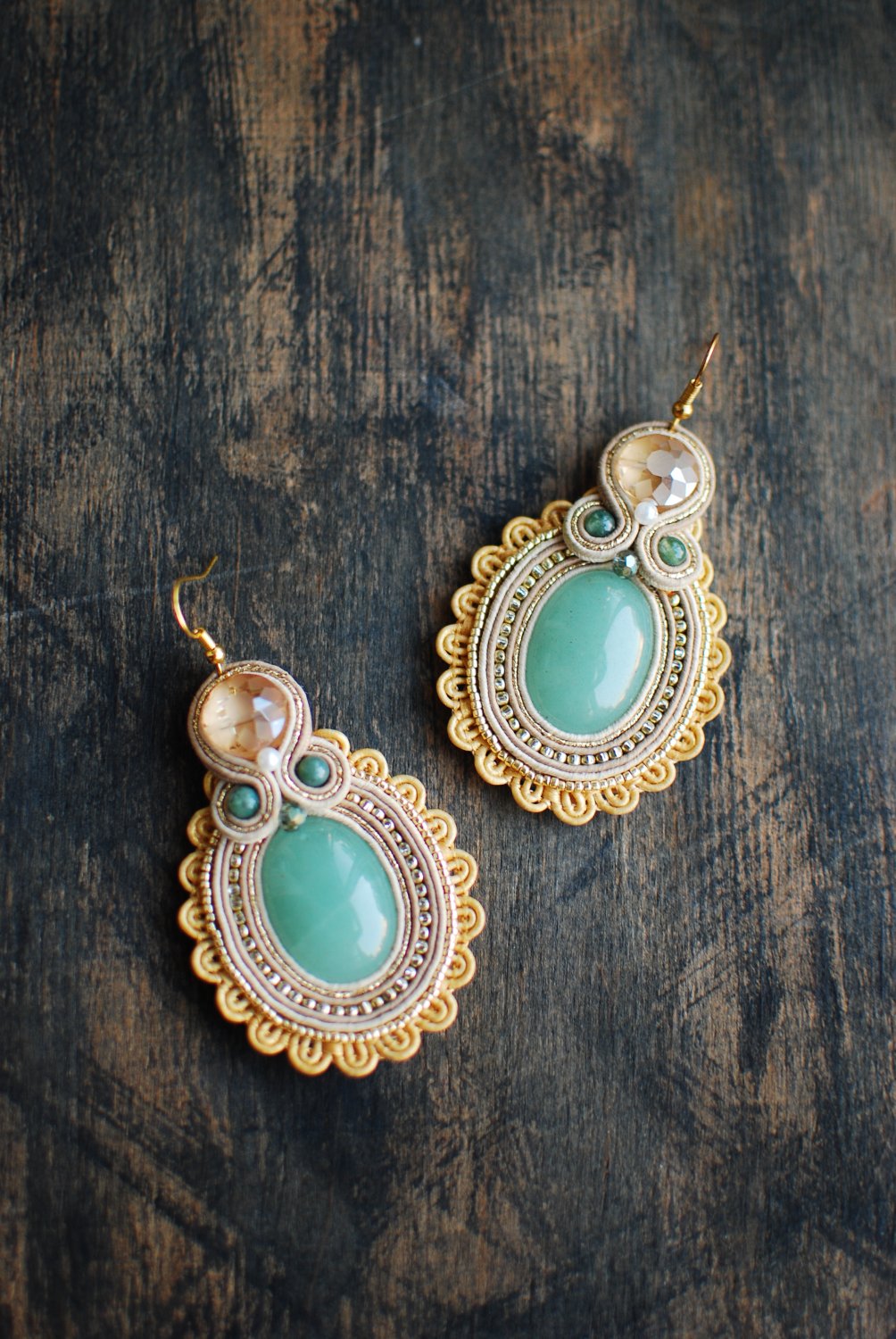 Soutache dangle earrings, Gold and green earrings with aventurine, Soutache jewelry