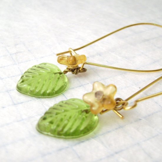Yellow Daisy - sweet brass and glass earrings