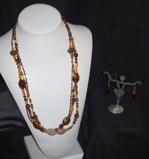 Cream & Chocolate Necklace & Earring Set