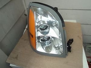 04-09 Cadillac SRX Passenger Right Side Headlight HID Xenon Oem With Ballast