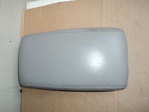 2005 Lexus ES 330 Center Console Arm Rest Lid OEM Grey