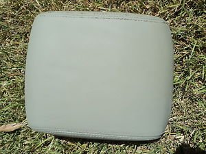 01 MITSUBISHI MONTERO XLS FULL SIZE CENTER CONSOLE ARMREST LID TAN