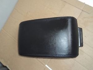 2006- 07 08 09 LINCOLN ZEPHYR; Front Center Console lid , black Armrest Lid
