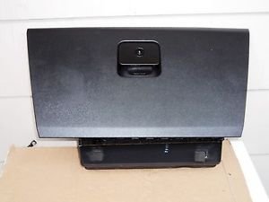 06 CADILLAC CTS INTERIOR GLOVE COMPARTMENT BLACK