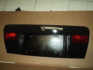 02 Audi A6 Rear Trunk Lid License Plate Tail Light Lamp Lens Panel 4B5945695