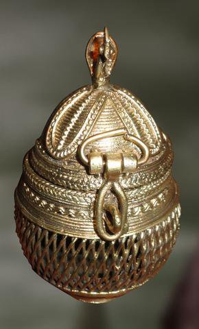 The Round Jewellery Box