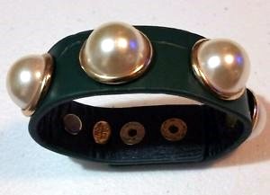 FAUX PEARLS GOLD TONE WRIST BAND BRACELET GREEN