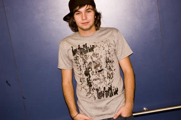 "Face" tee