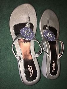 Simply Vera Wang Silver Gray Pewter Beaded Wedge Thong Sandals Size XL 11