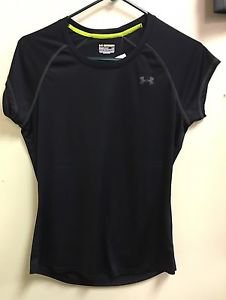 Under Armour Green HeatGear Medium Black Fitted Short Sleeve Shirt
