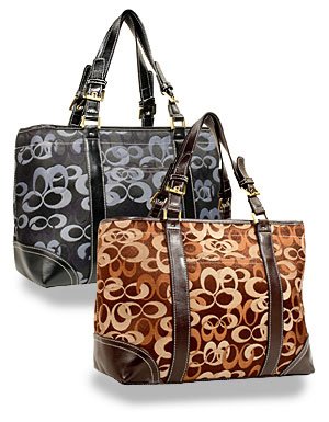 Signature Sara Front Pocket Tote Handbag
